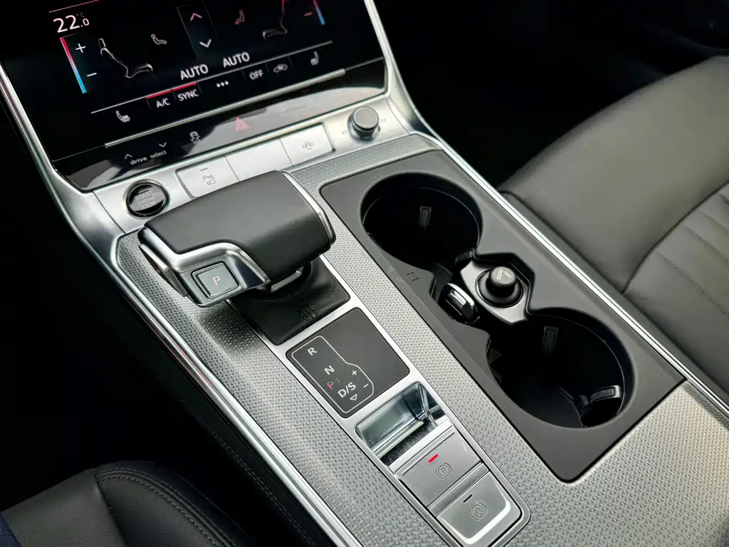 Audi A6 2022 — фото 10