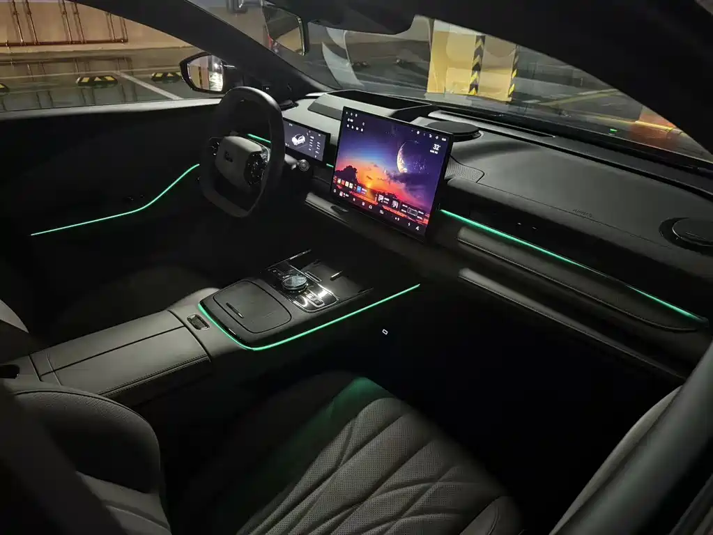 Geely Galaxy Starshine 8 2025 — фото 16
