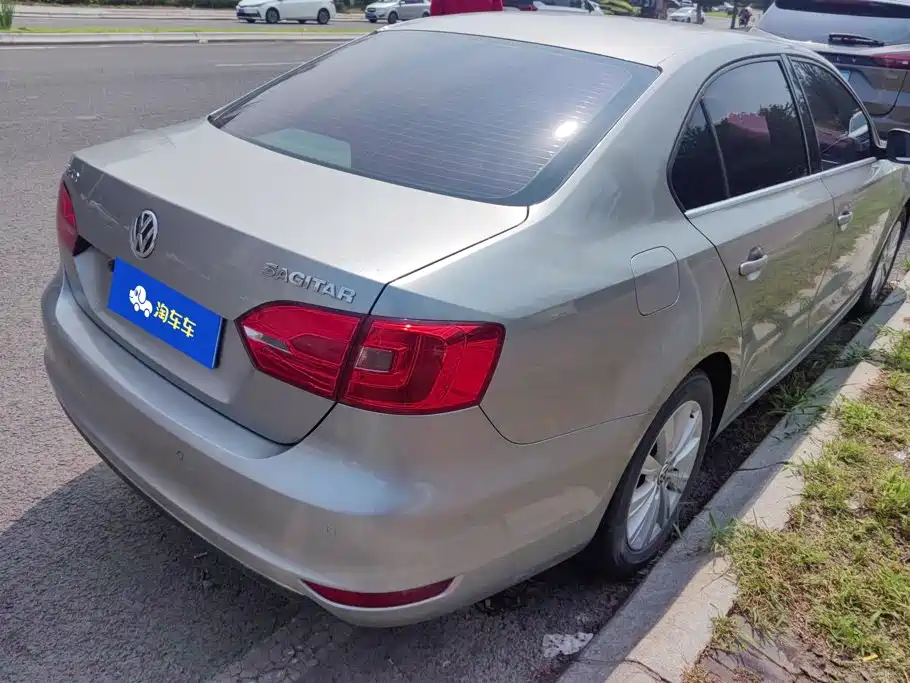 Volkswagen Sagitar 2014