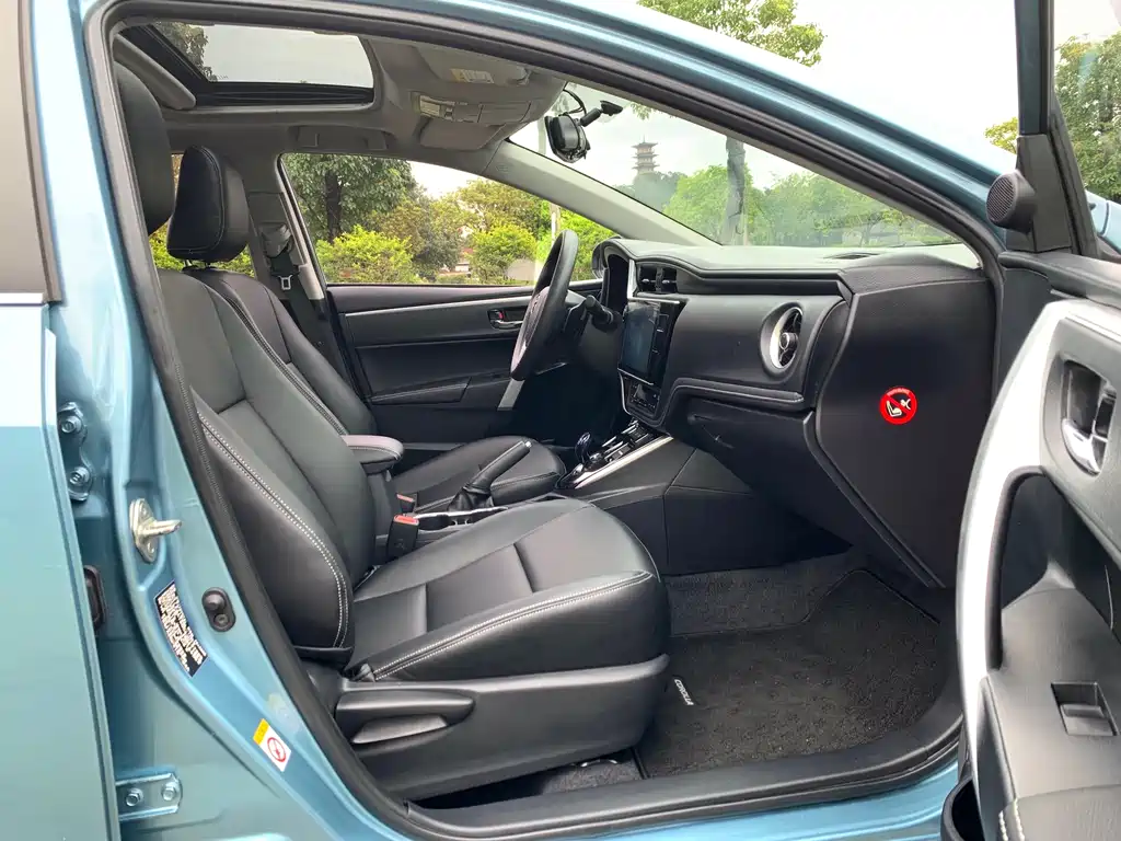 Toyota Corolla 2018 — фото 11