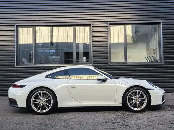Porsche 911 2025