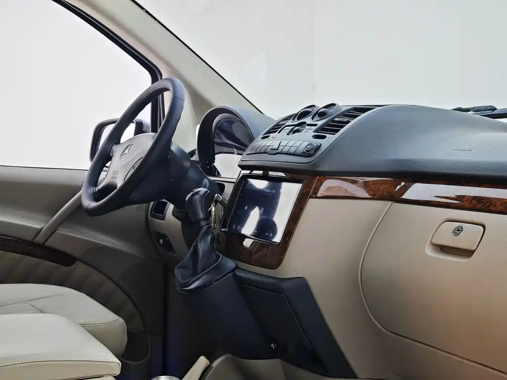 Mercedes-Benz Viano 2015 — фото 11