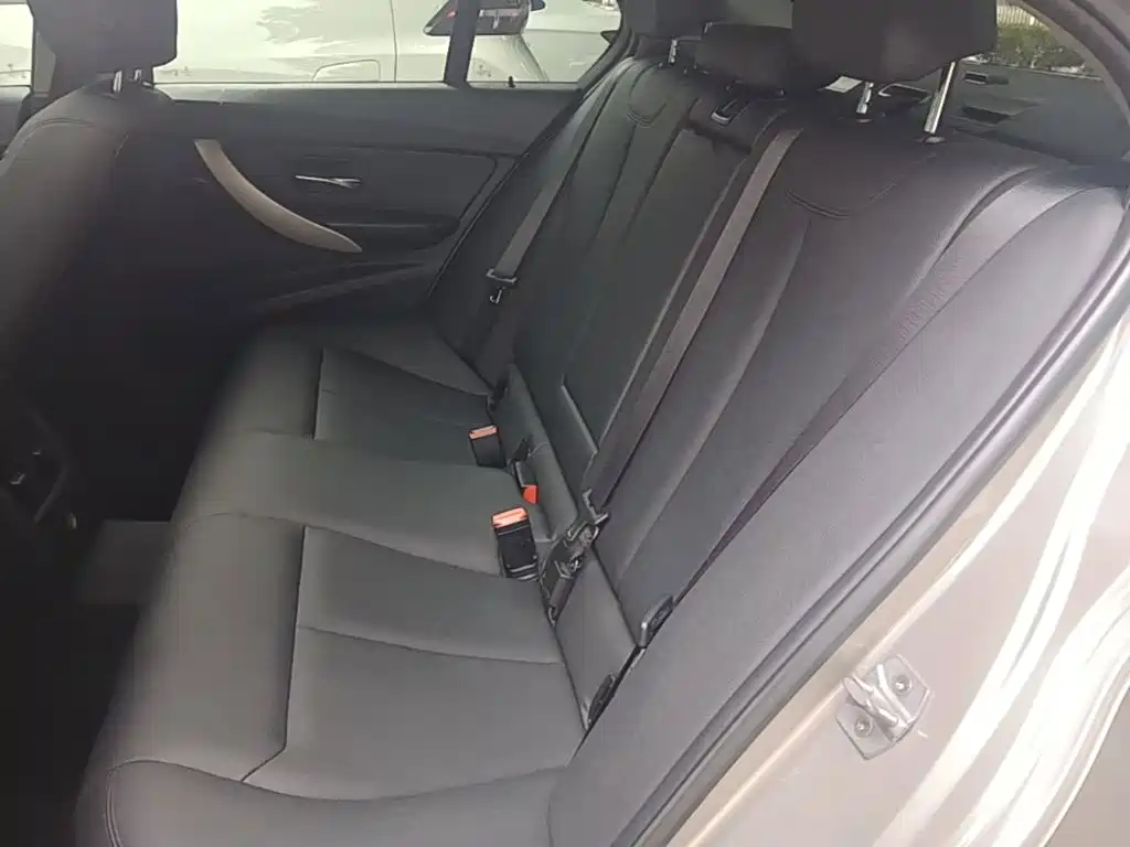 BMW 3 Series 2015 — фото 17