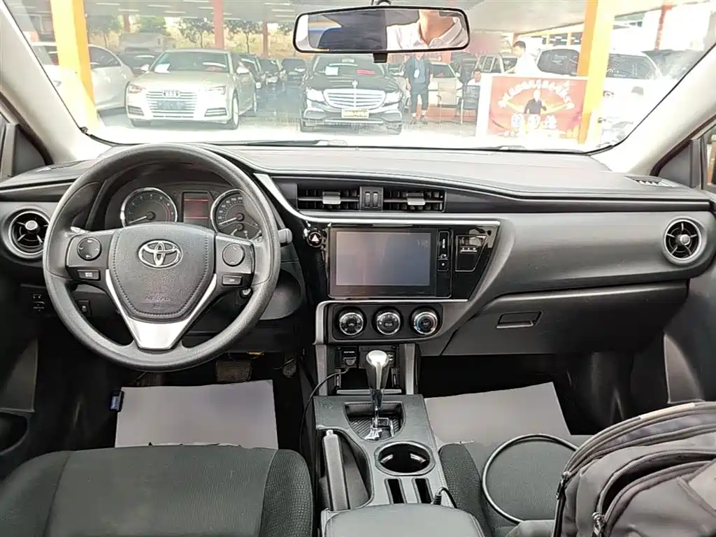 Toyota Corolla 2018 — фото 10
