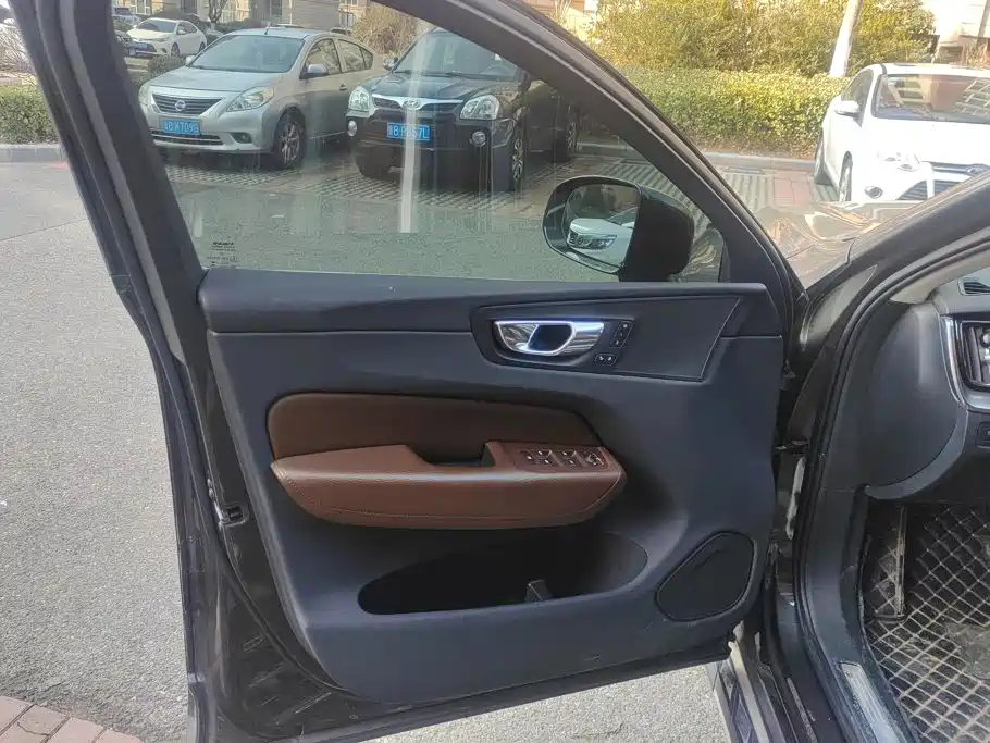 Volvo XC60 2019