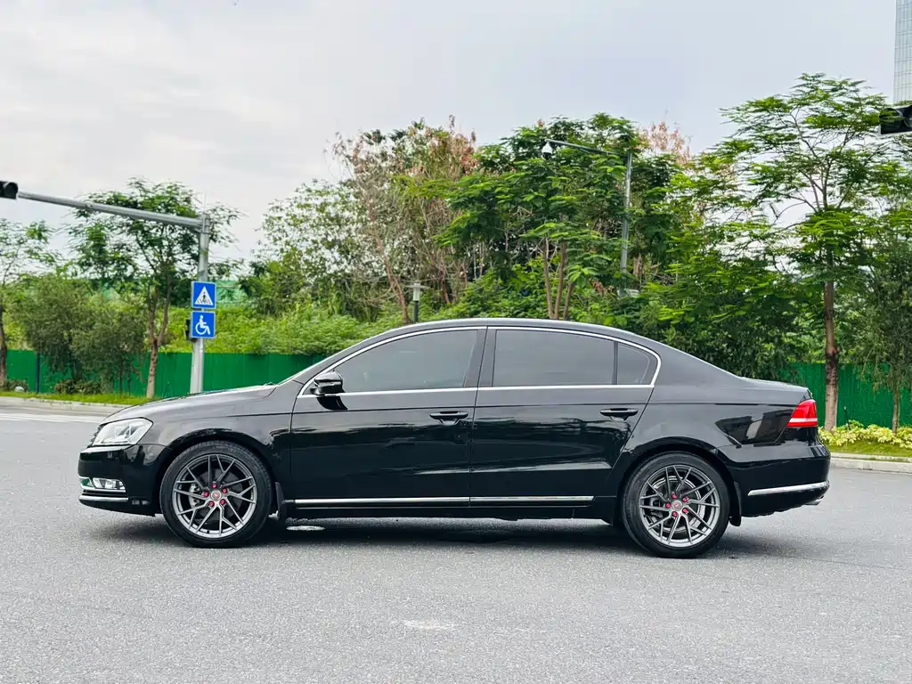 Volkswagen Magotan 2012