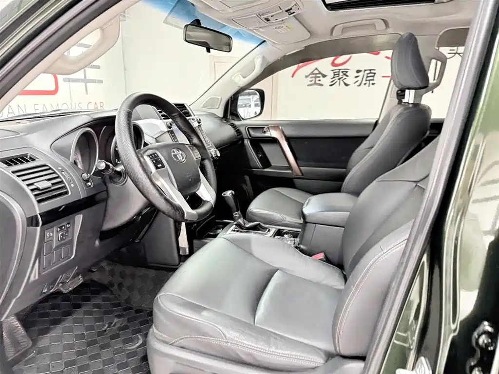 Toyota Prado 2015 — фото 8