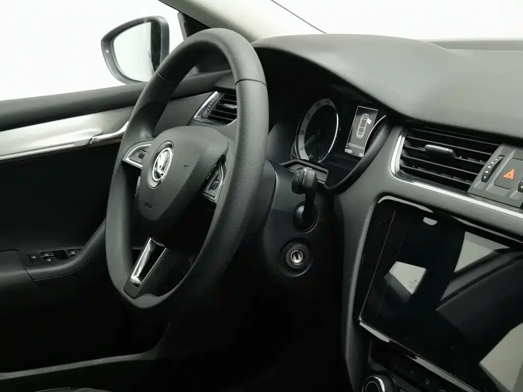 Skoda Octavia 2019 — фото 22