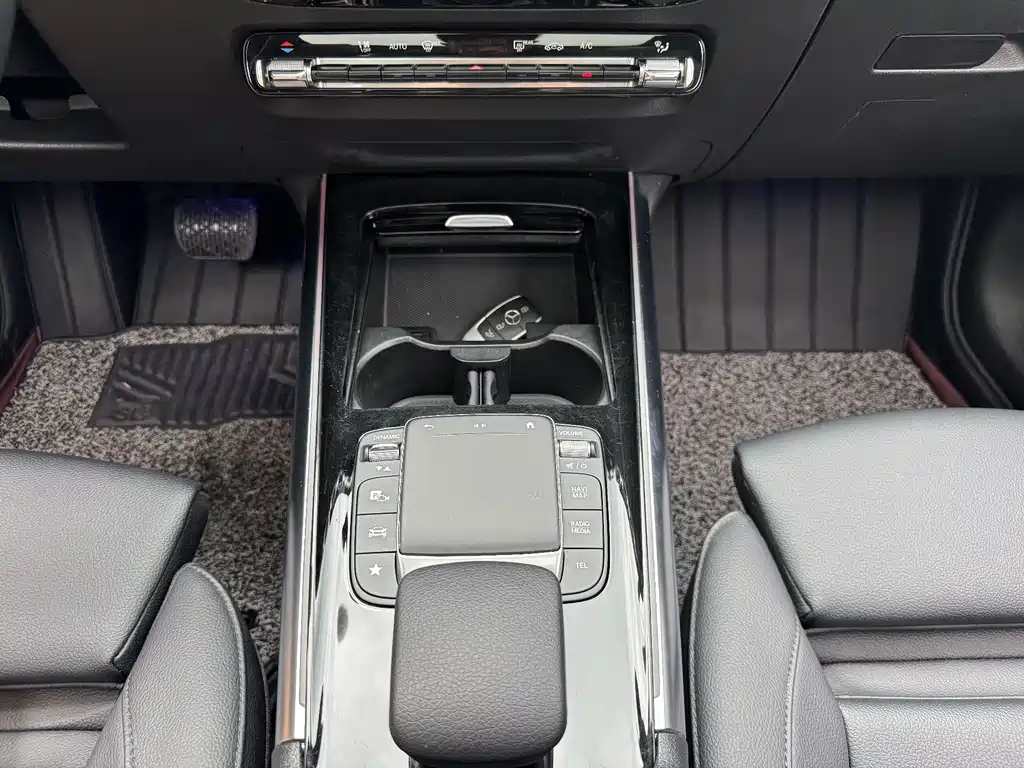 Mercedes-Benz GLA 2021 — фото 21