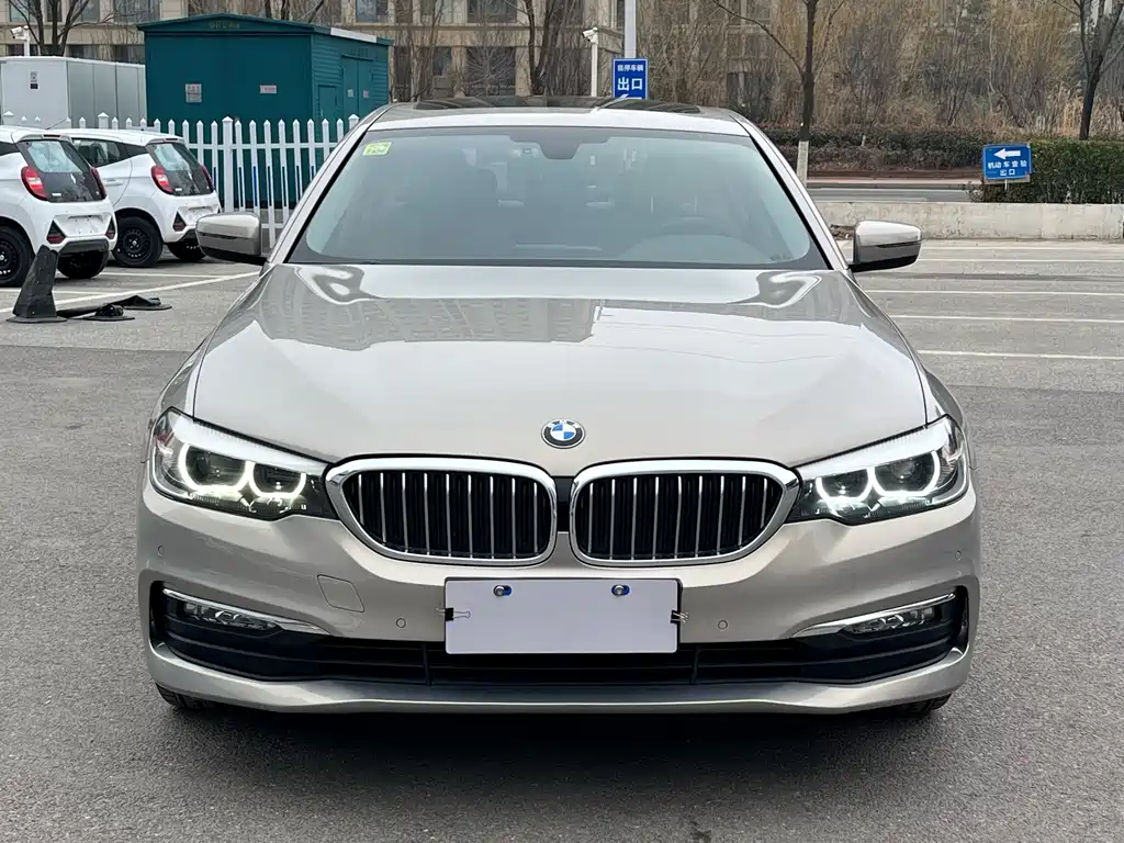 BMW 5 Series 2018 — фото 2