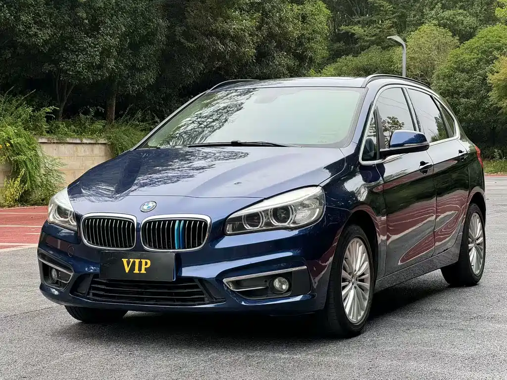 BMW 2 Series Active Tourer 2017 — фото 1