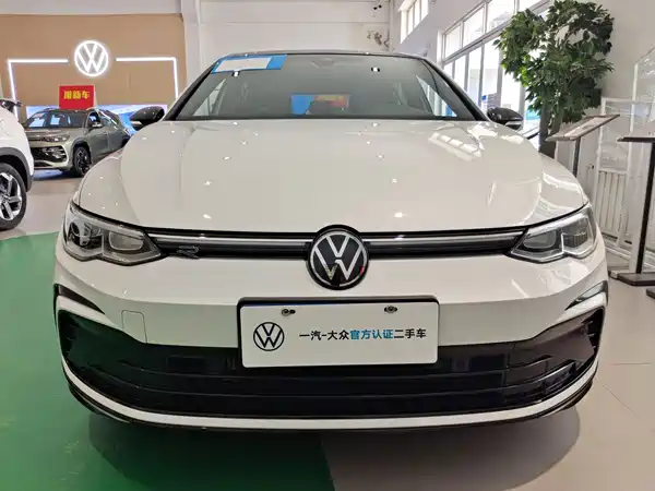 Volkswagen Golf 2024