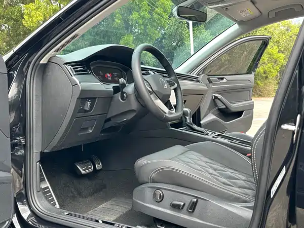 Volkswagen Magotan PHEV 2025
