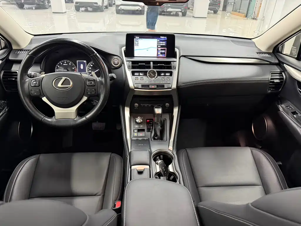 Lexus NX 2019 — фото 15