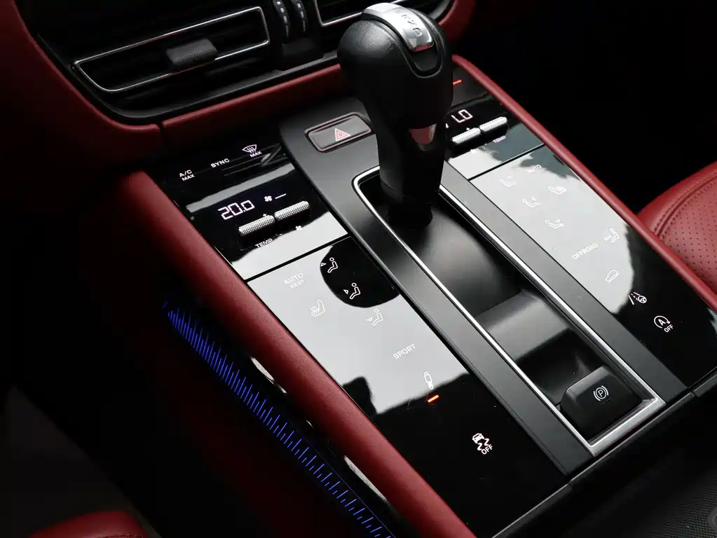Porsche Macan 2023 — фото 16