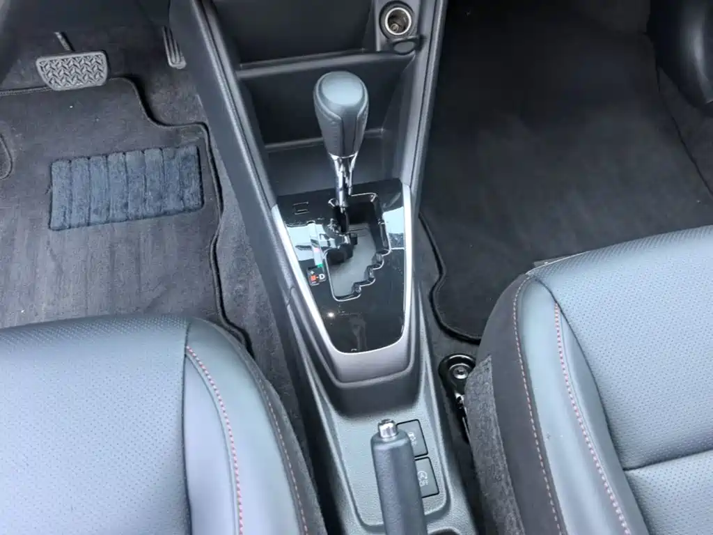 Toyota Yaris L 2020 — фото 14