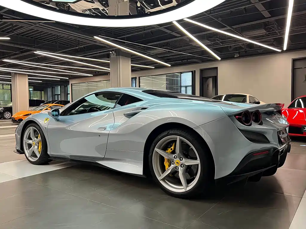 Ferrari F8 2023 — фото 4