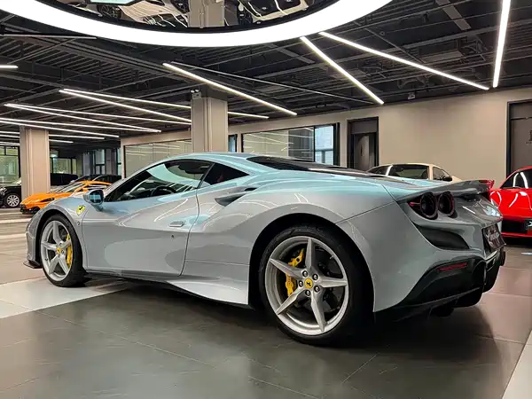Ferrari F8 2023