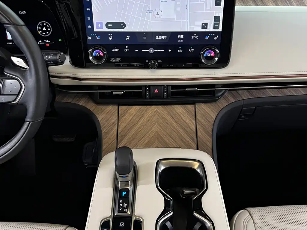 Lexus LM 2025 — фото 18