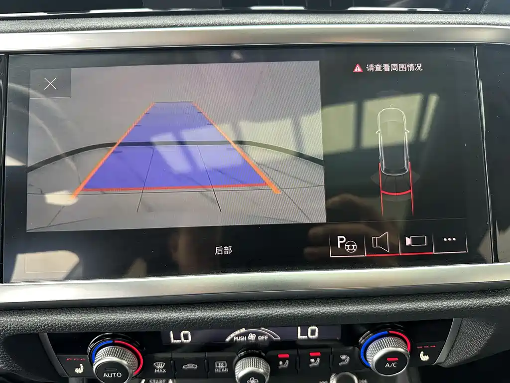 Audi Q3 2023 — фото 16