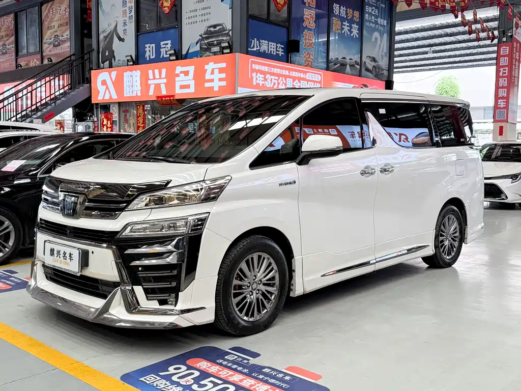 Toyota Vellfire 2023 — фото 1