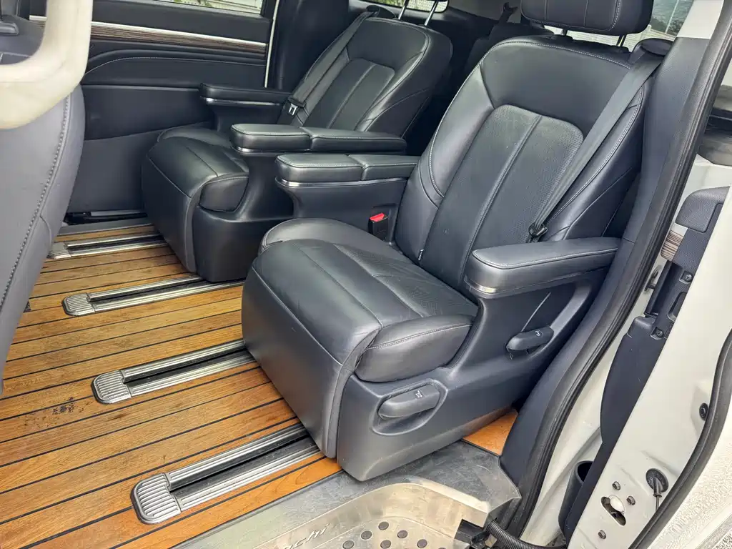 GAC Motor Trumpchi M8 2021 — фото 11