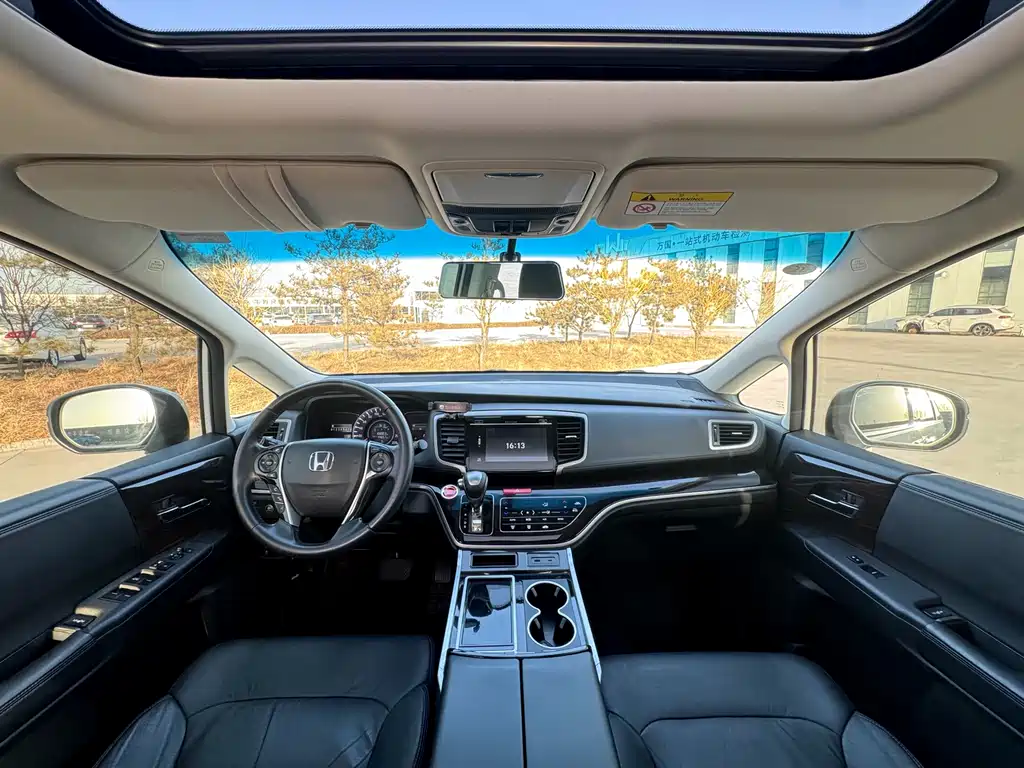 Honda Odyssey 2019 — фото 16