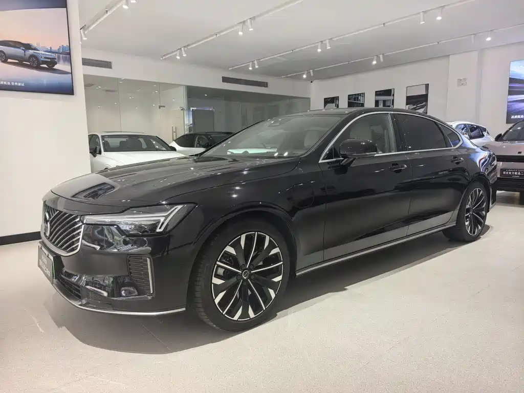 Volvo S90 PHEV 2025 — фото 1