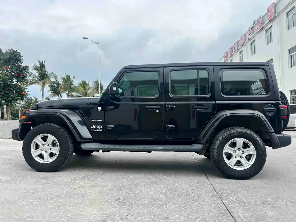 Jeep Wrangler 2020 — фото 13