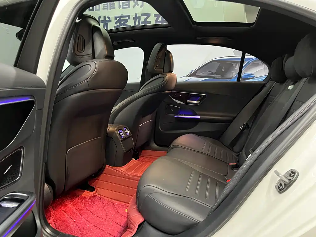 Mercedes-Benz C-Class 2023 — фото 12