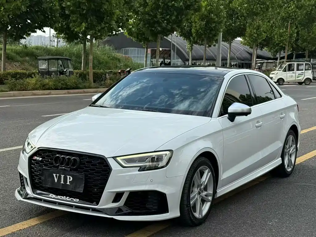 Audi A3 2020 — фото 1
