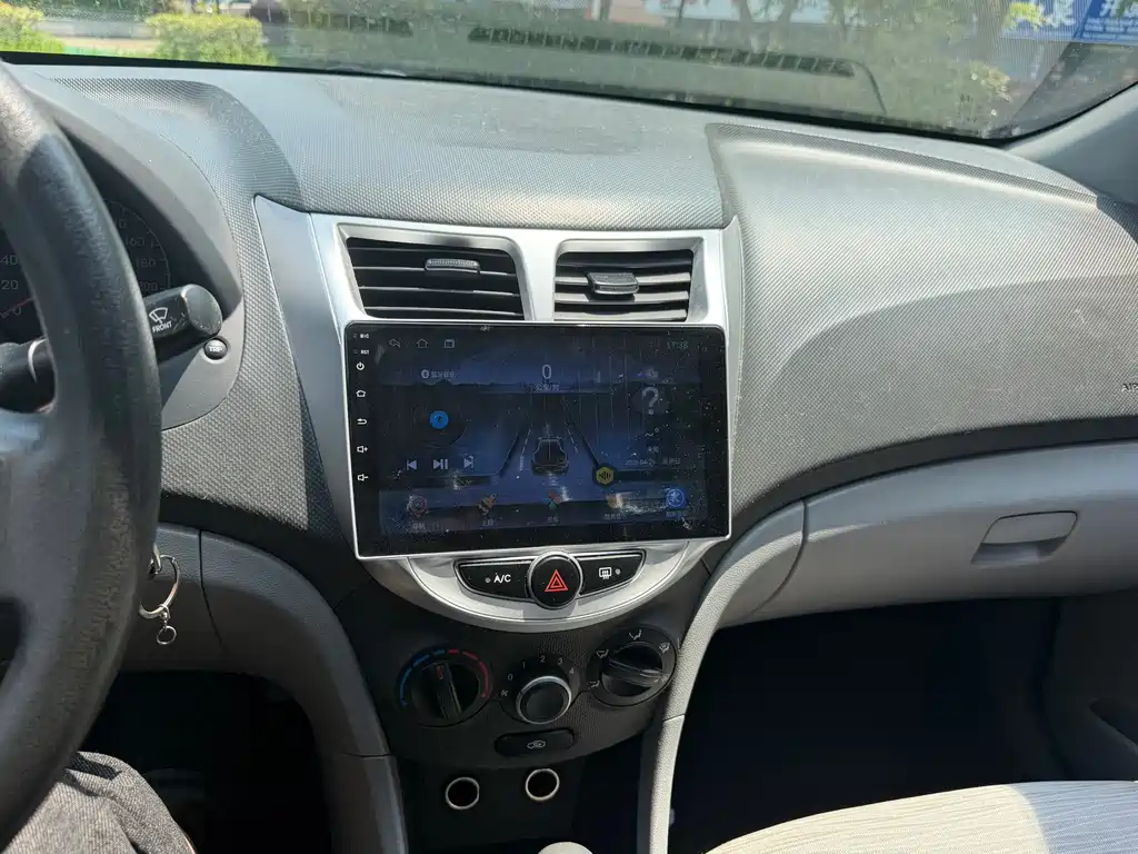 Hyundai Verna 2014 — фото 4