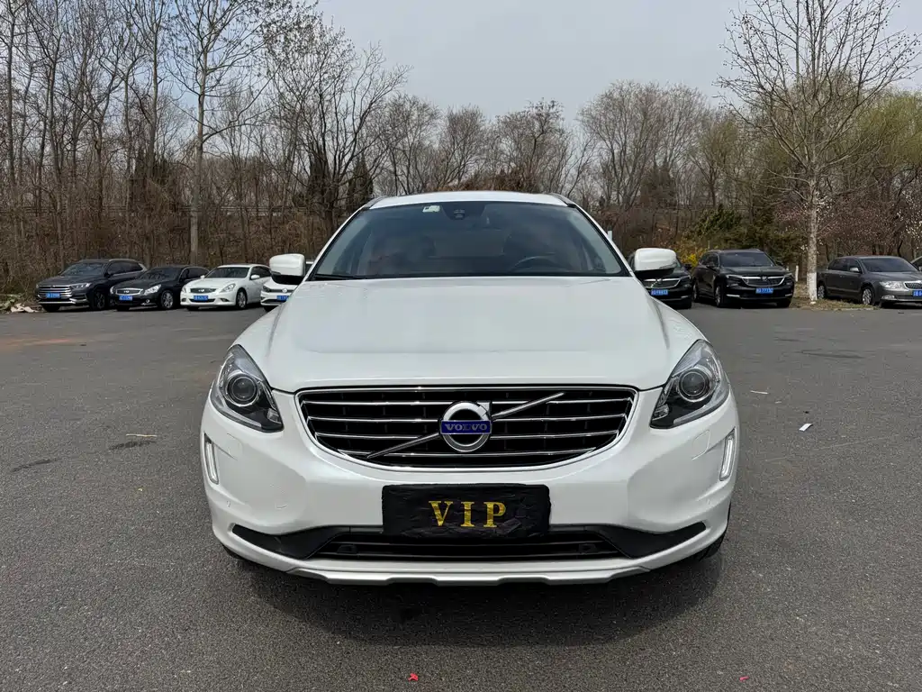 Volvo XC60 2017 — фото 1