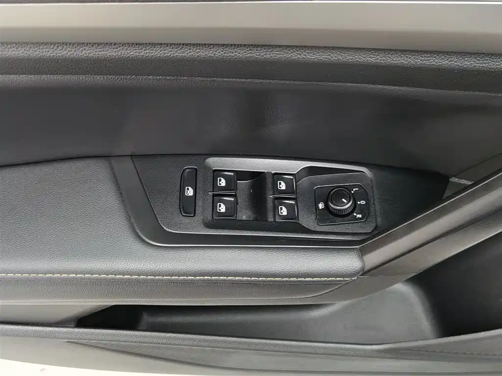 Volkswagen Lavida 2021 — фото 9