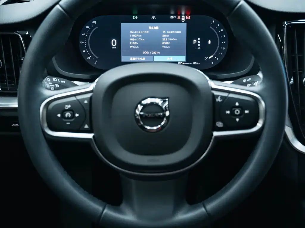 Volvo S60 2025 — фото 13