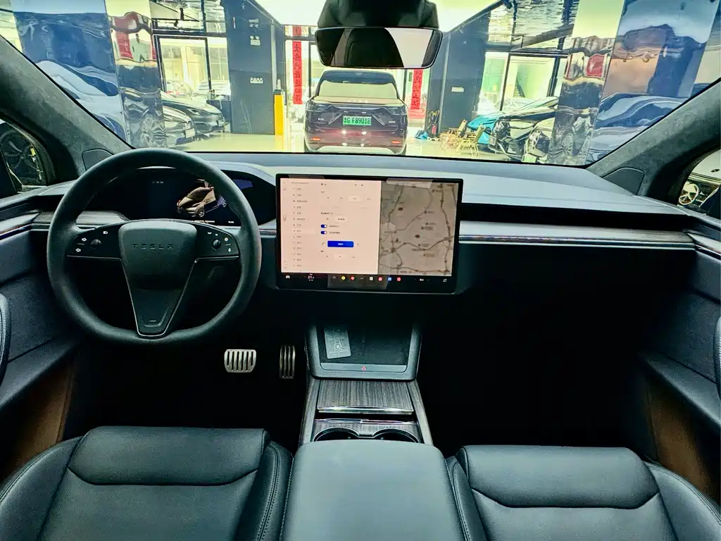 Tesla Model X 2023 — фото 8