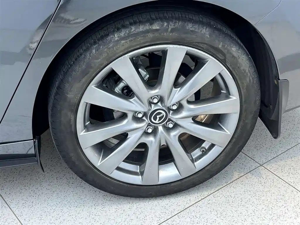 Mazda 3 Axela 2022 — фото 10