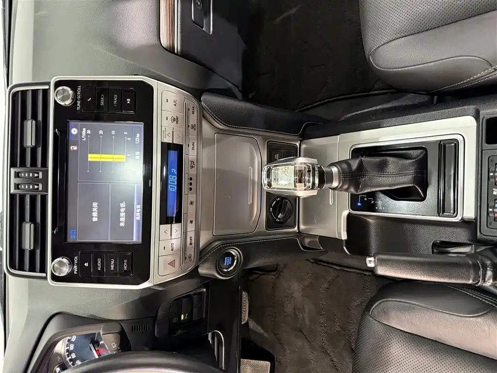 Toyota Prado 2019 — фото 14