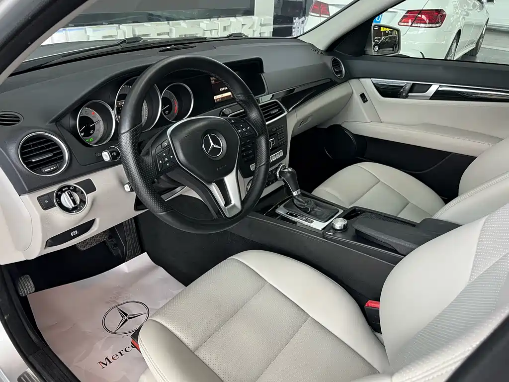 Mercedes-Benz C-Class 2014 — фото 17