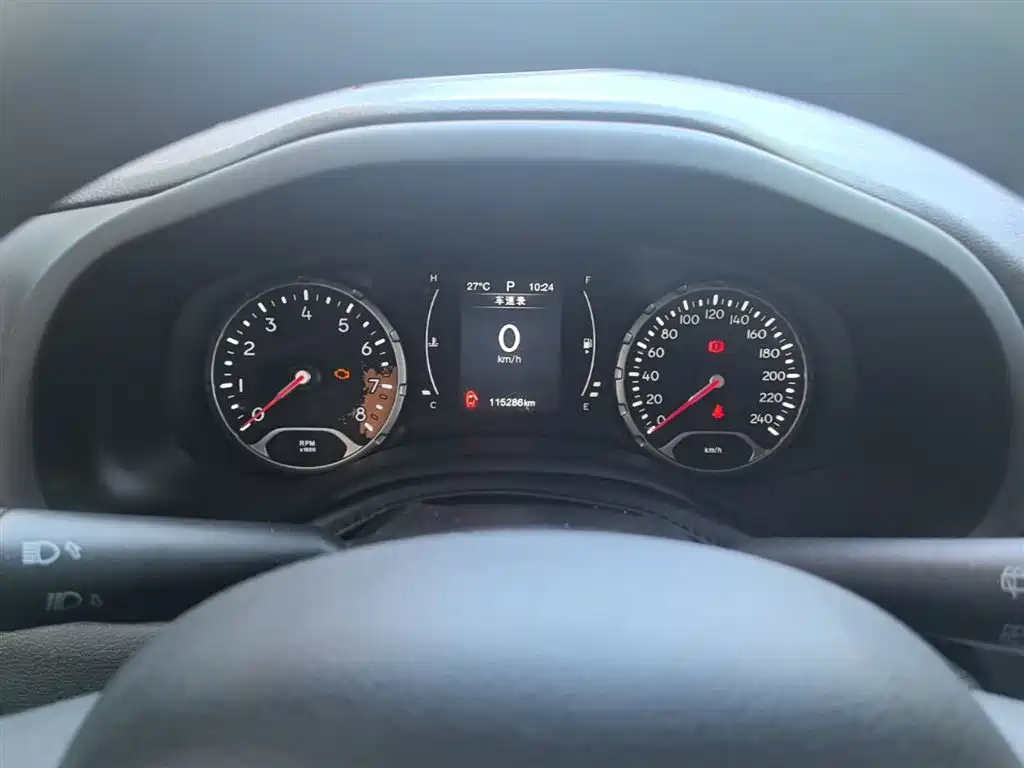 Jeep Renegade 2017 — фото 12