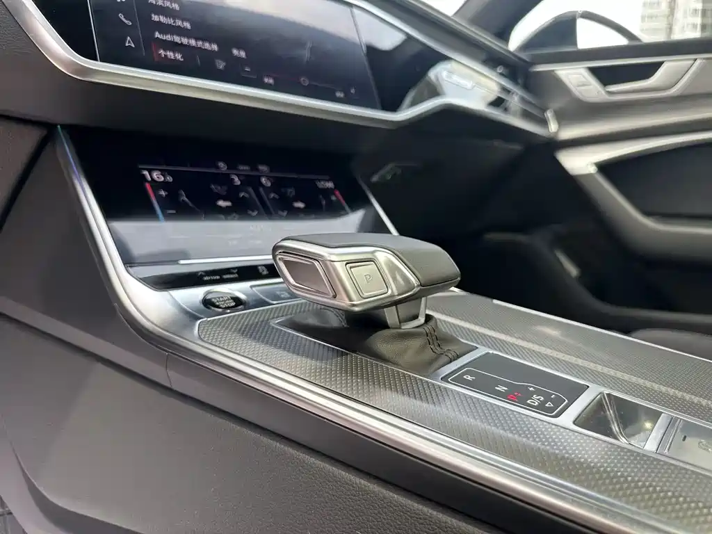 Audi A6L 2024 — фото 18