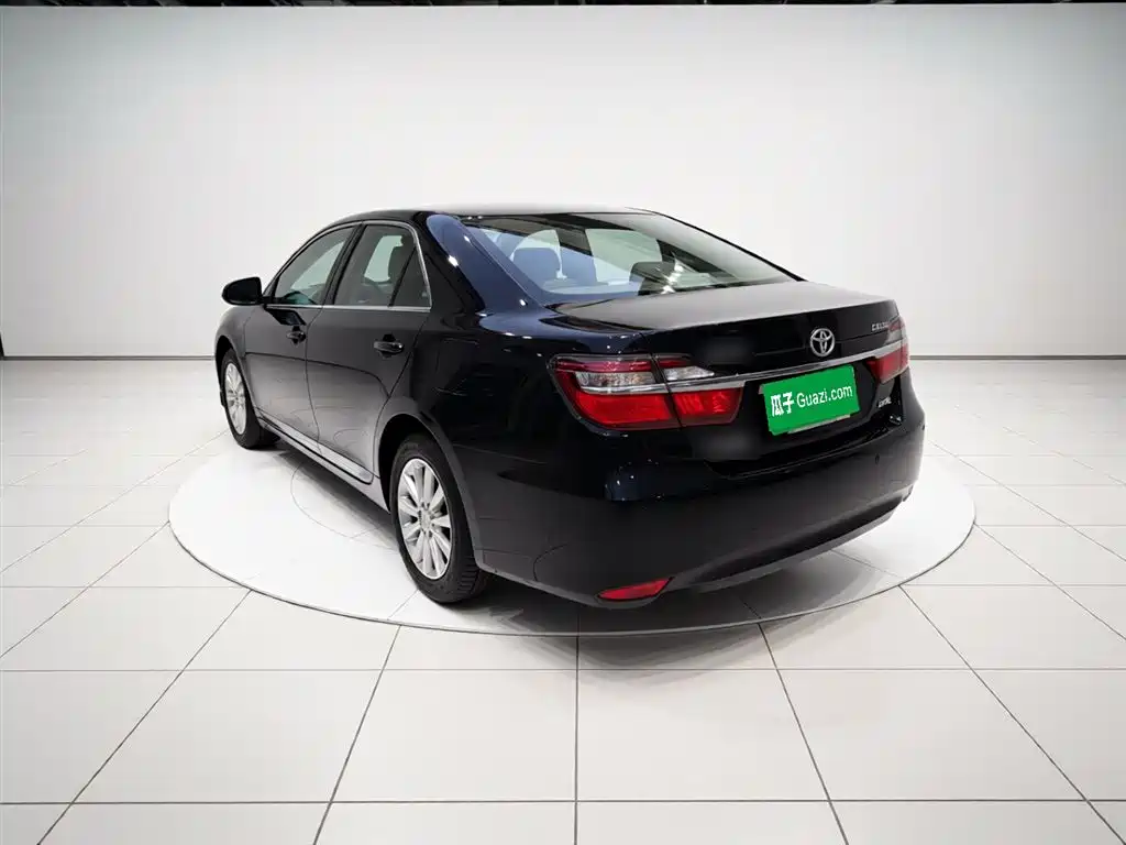 Toyota Camry 2016 — фото 4