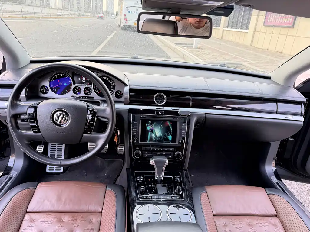 Volkswagen Phaeton 2016 — фото 14