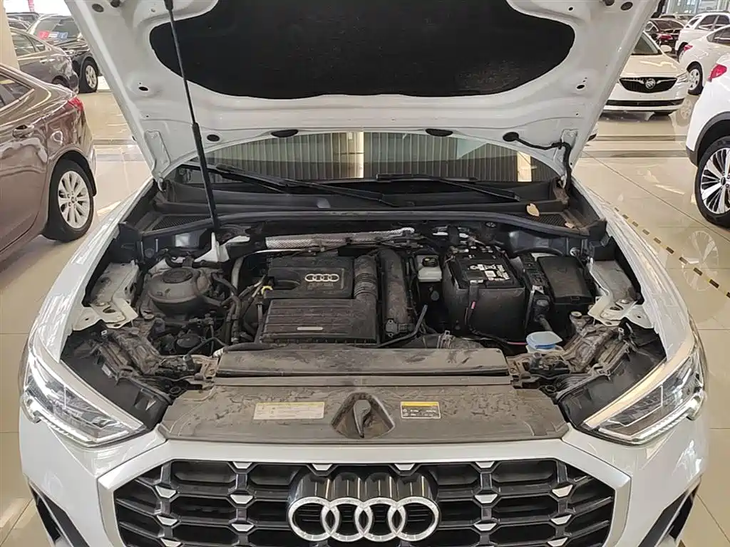 Audi Q3 2019 — фото 20
