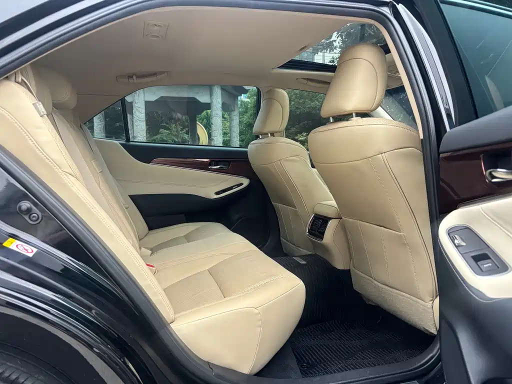 Toyota Crown 2016 — фото 14