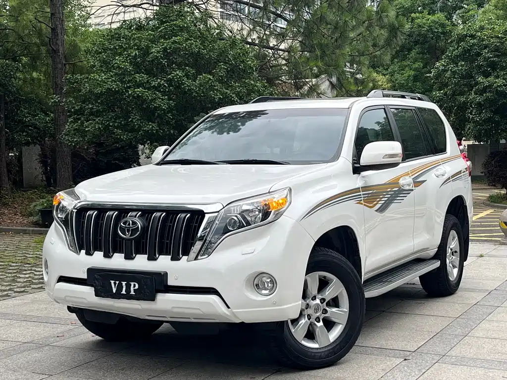 Toyota Prado 2015 — фото 1