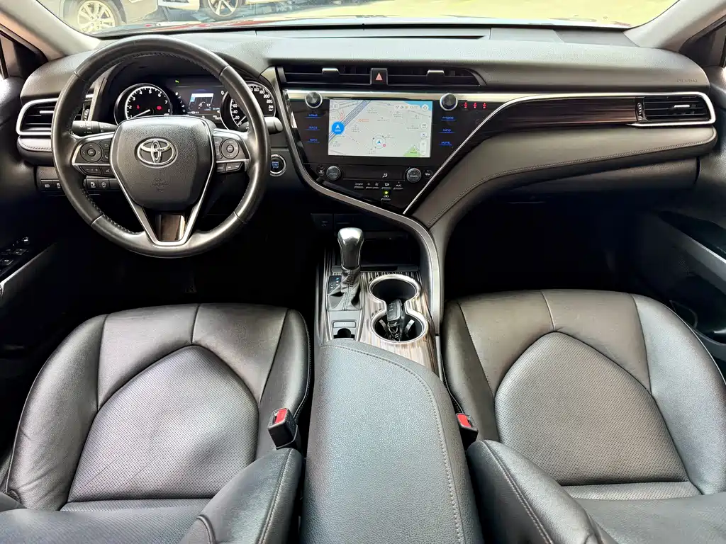 Toyota Camry 2021 — фото 7