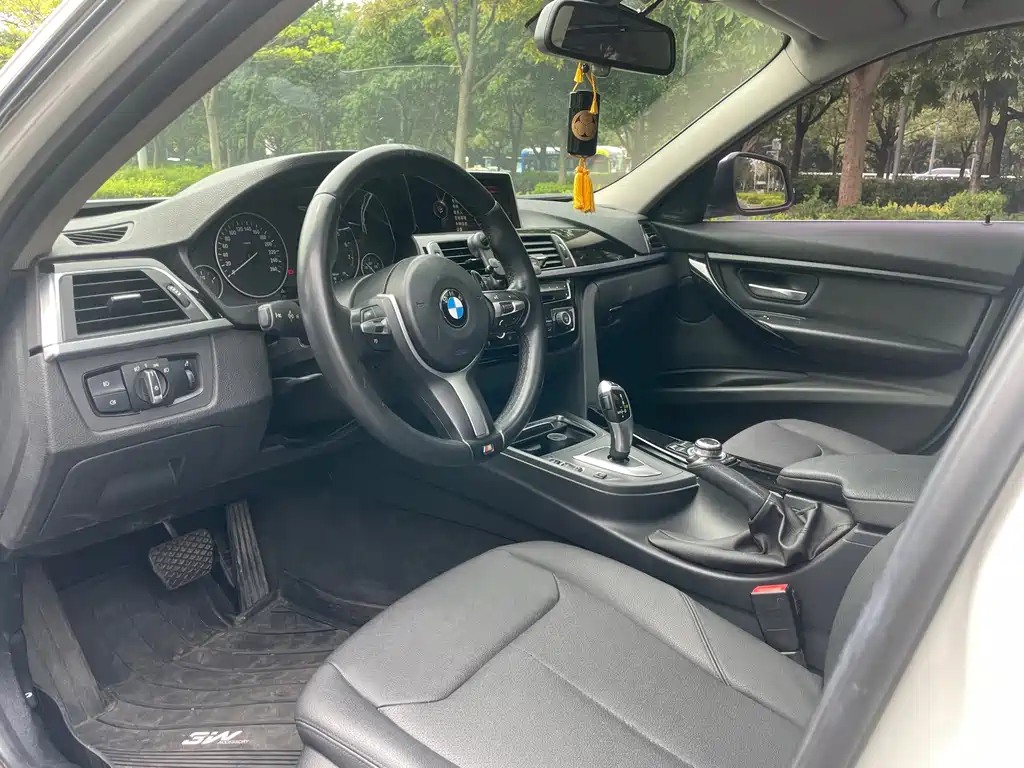 BMW 3 Series 2016 — фото 15