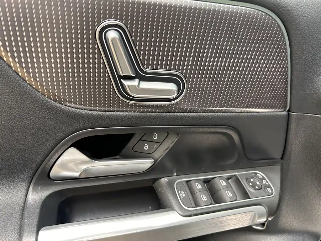Mercedes-Benz GLB 2022 — фото 12