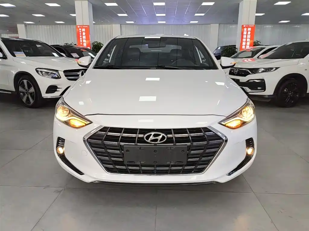Hyundai Elantra 2019 — фото 3